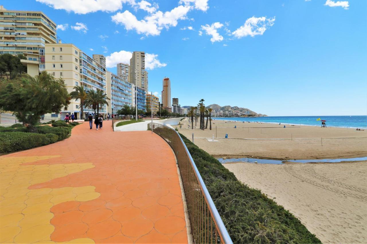 Sunset Waves 18-35 Poniente Beach Resort Benidorm Exteriör bild