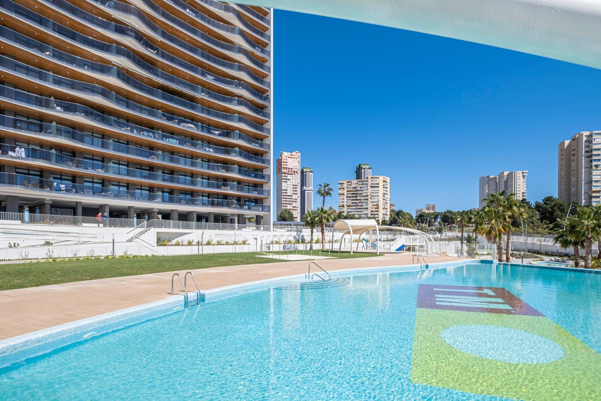 Sunset Waves 18-35 Poniente Beach Resort Benidorm Exteriör bild